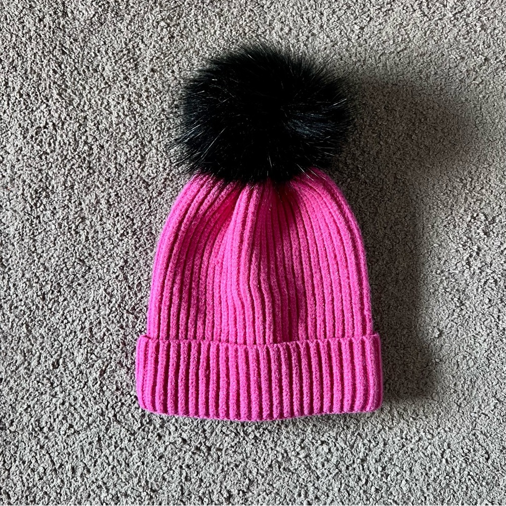 NWT BCBG Generation Pom Pom Hat